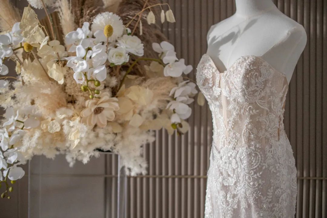 180平米婚紗禮服定制店鋪裝修設(shè)計效果圖